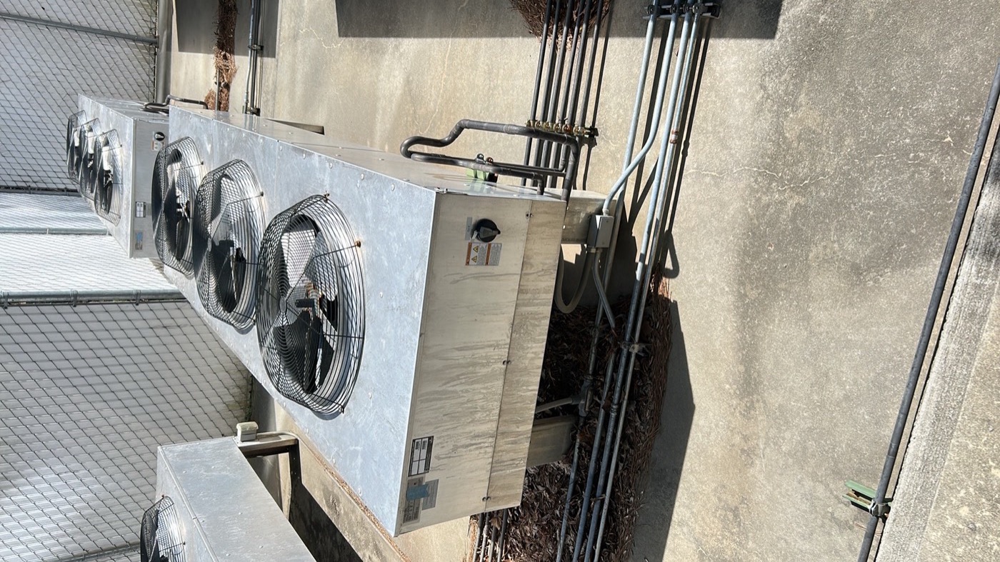 Commercial condensing unit fan bank